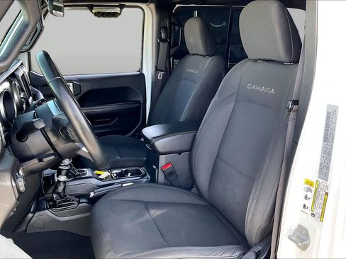 Used 2018 Jeep Wrangler Unlimited Sahara AWD/4WD image 8