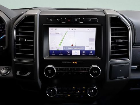 Used 2020 Ford Expedition XLT w/ Equipment Group 202A AWD/4WD image 40