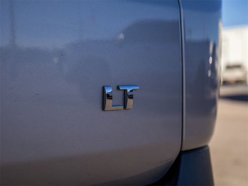 Used 2022 Chevrolet Traverse LT image 11