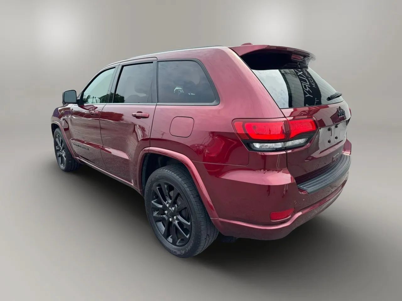 Used 2019 Jeep Grand Cherokee Altitude RWD image 7