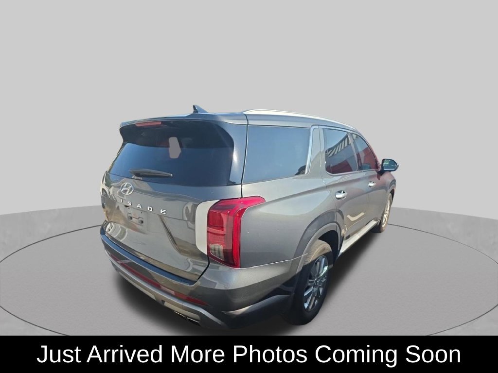 Used 2024 Hyundai Palisade SEL FWD image 2