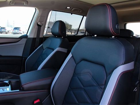 New 2026 Volkswagen Atlas Peak Edition image 11