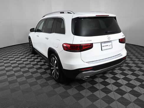 Certified 2021 Mercedes-Benz GLB 250 4MATIC image 4