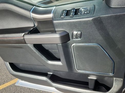 Used 2020 Ford F150 Lariat image 9