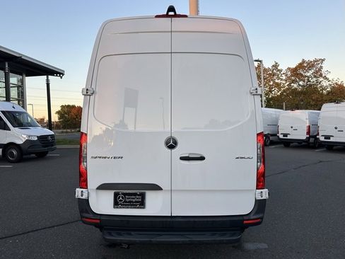 Used 2025 Mercedes-Benz Sprinter 2500 image 6