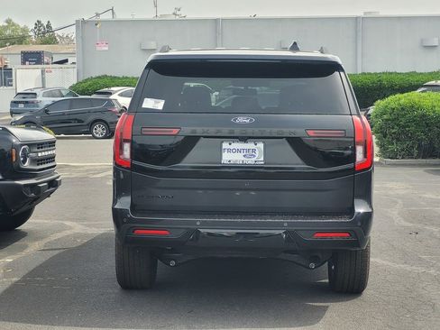 New 2026 Ford Expedition Platinum image 35