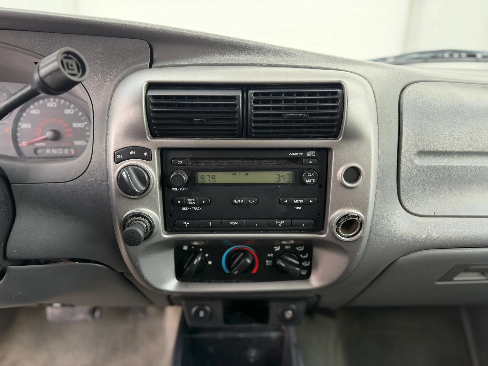 Used 2011 Ford Ranger XLT AWD/4WD image 17