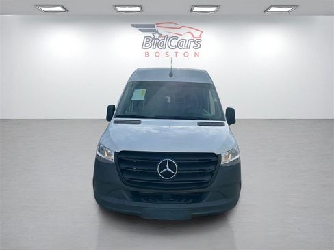 Used 2023 Mercedes-Benz Sprinter 2500 image 2