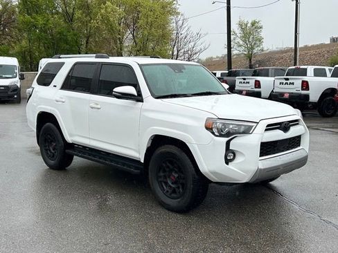 Used 2022 Toyota 4Runner SR5 Premium AWD/4WD image 8