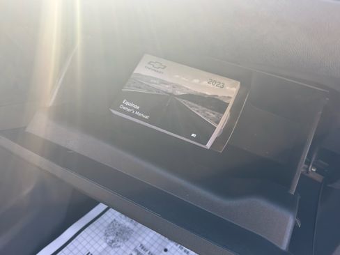 Used 2023 Chevrolet Equinox LT image 33