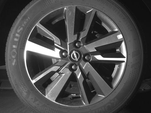 Used 2025 Nissan Versa SV FWD image 15