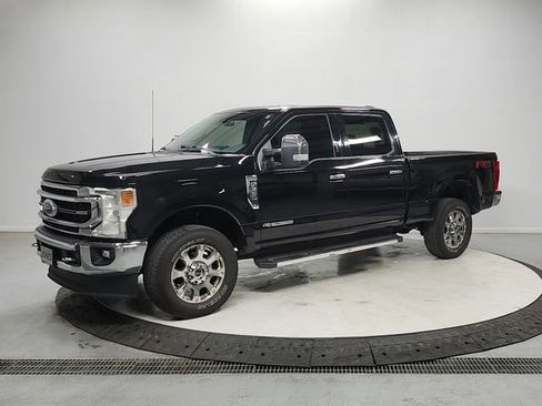 Used 2022 Ford F350 Lariat w/ Lariat Ultimate Package AWD/4WD image 3