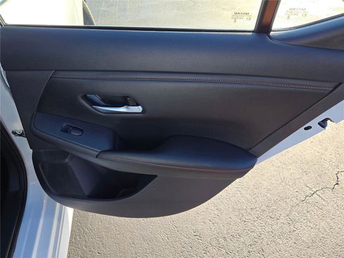 Used 2024 Nissan Sentra SR image 9