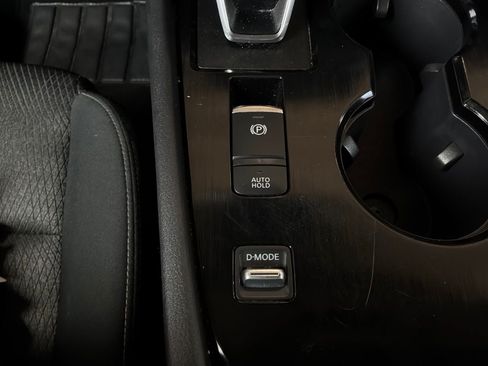 Used 2025 Nissan Rogue SV FWD image 23