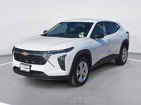 New 2026 Chevrolet Trax LS w/ Driver Confidence Package FWD image 7