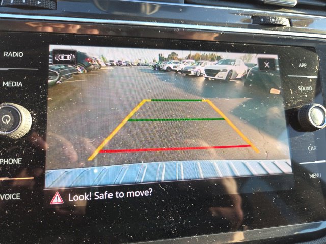 Used 2023 Volkswagen Tiguan SE w/ Panoramic Sunroof Package AWD/4WD image 17