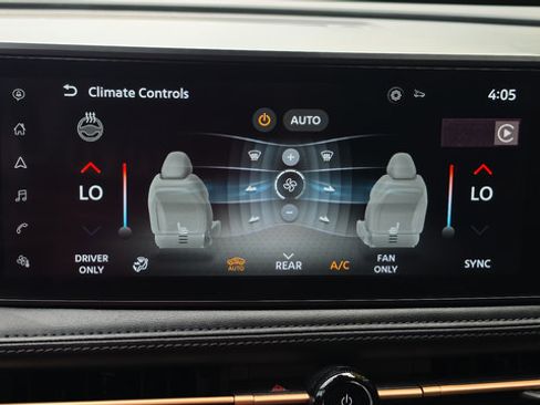 Used 2025 Nissan Ariya AWD image 40