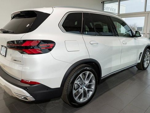 New 2026 BMW X5 xDrive50e w/ Premium Package AWD/4WD image 5