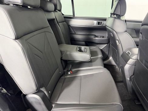 Used 2025 Hyundai Santa Fe SEL FWD image 29