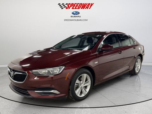 Used 2018 Buick Regal Preferred image 4
