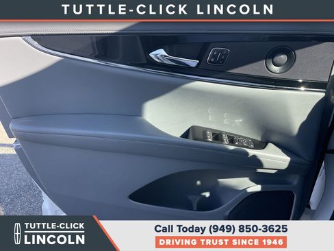 Certified 2022 Lincoln Nautilus Reserve w/ Equipment Group 201A image 20