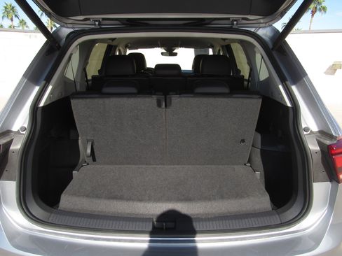 Used 2024 Volkswagen Tiguan Wolfsburg Edition image 12