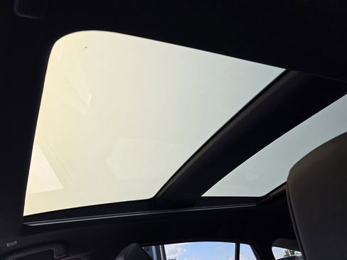 Used 2024 Toyota Venza Nightshade image 18