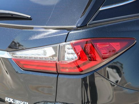 Used 2018 Lexus RX 350L Luxury w/ Accessory Package FWD image 9