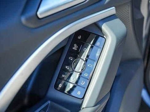 New 2025 Audi Q5 Prestige image 29