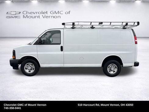 Used 2017 Chevrolet Express 2500 image 2