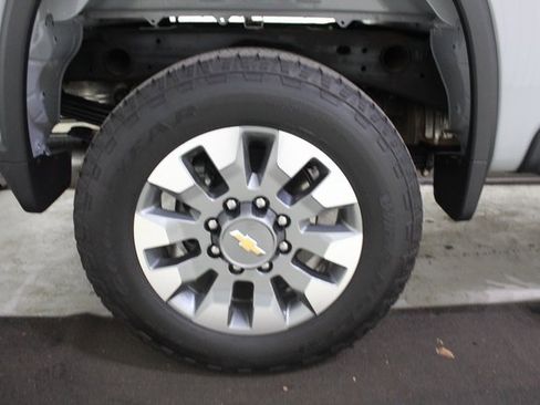 Used 2024 Chevrolet Silverado 2500 Custom w/ Custom Value Package image 20