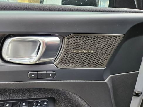 Certified 2023 Volvo C40 P8 Recharge Ultimate w/ Protection Package Premier image 17