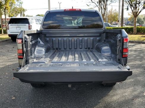 Used 2023 Nissan Frontier SV w/ Tow Package image 6