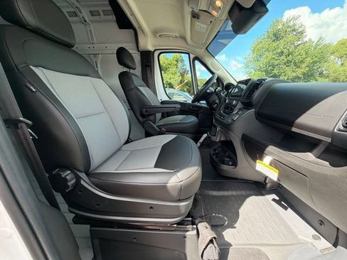 Used 2025 RAM ProMaster 1500 w/ Convenience Group FWD image 17