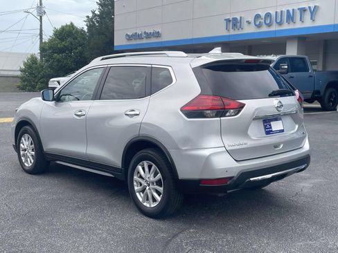 Used 2017 Nissan Rogue SV FWD image 5
