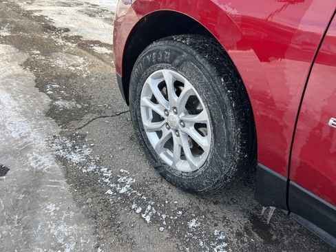 Used 2018 Chevrolet Equinox LT image 32