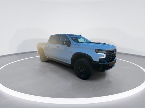 Used 2023 Chevrolet Silverado 1500 ZR2 w/ Technology Package AWD/4WD image 2