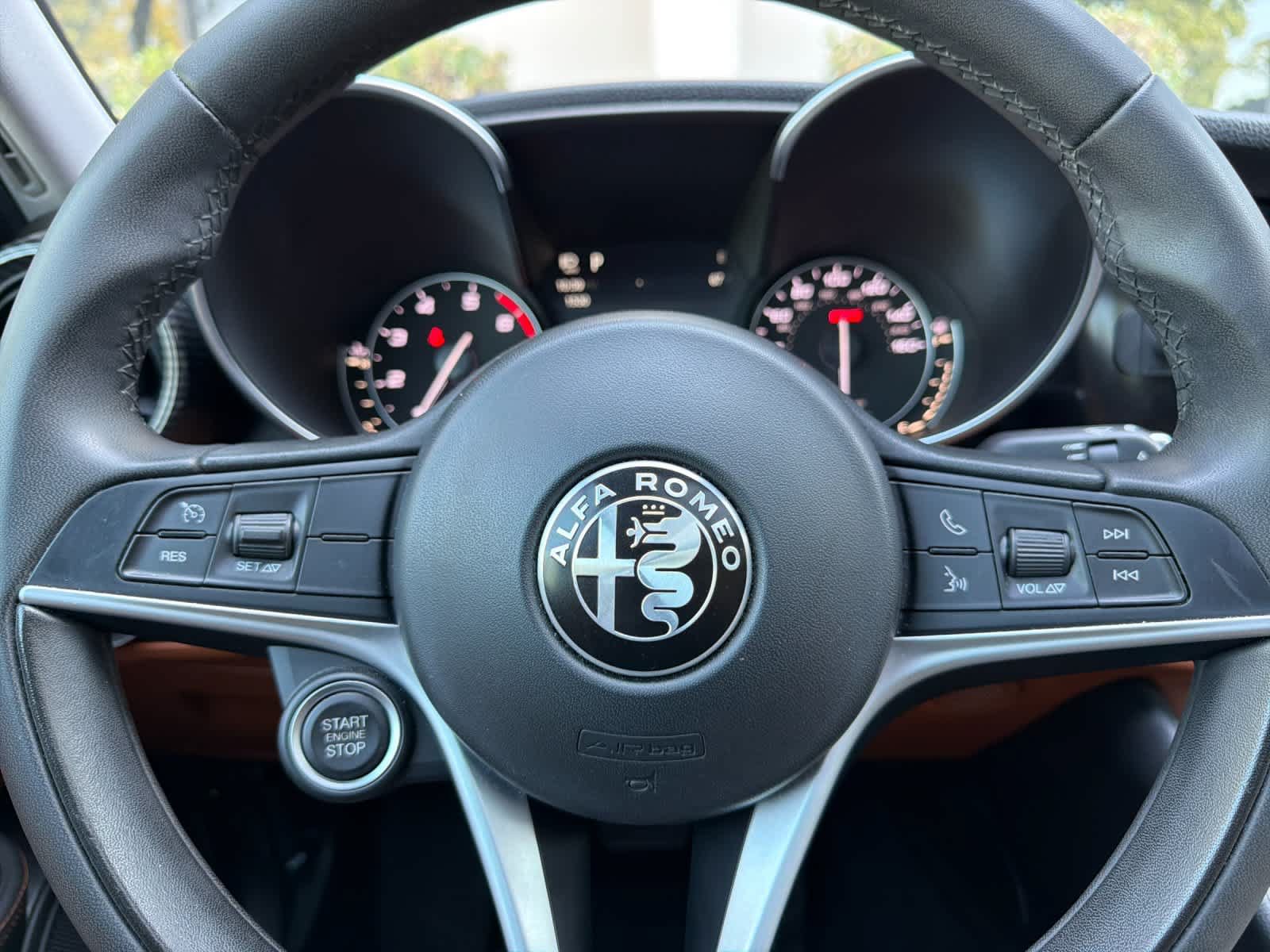 Used 2017 Alfa Romeo Giulia RWD image 21