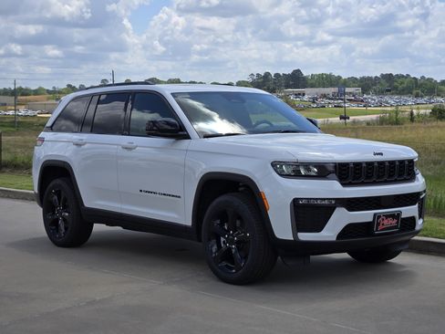 New 2026 Jeep Grand Cherokee Limited w/ Limited Altitude Package RWD image 1
