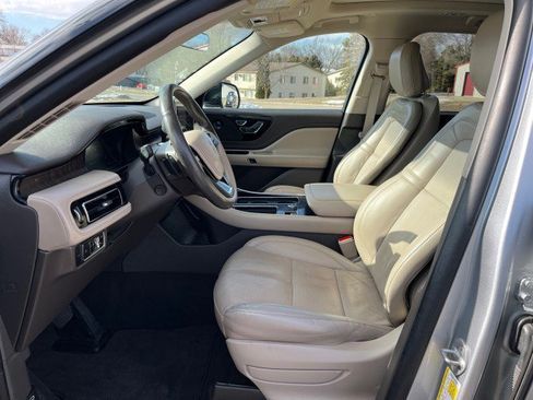 Used 2020 Lincoln Aviator Reserve w/ Equipment Group 201A image 9
