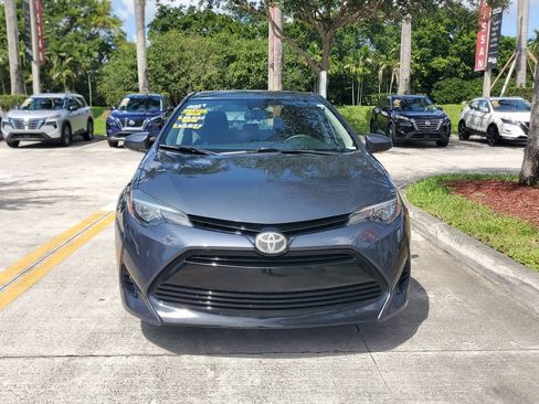 Used 2017 Toyota Corolla LE FWD image 2