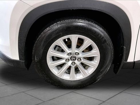 Certified 2024 Toyota Grand Highlander AWD image 11