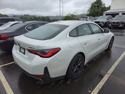 Used 2023 BMW i4 eDrive35 RWD image 2