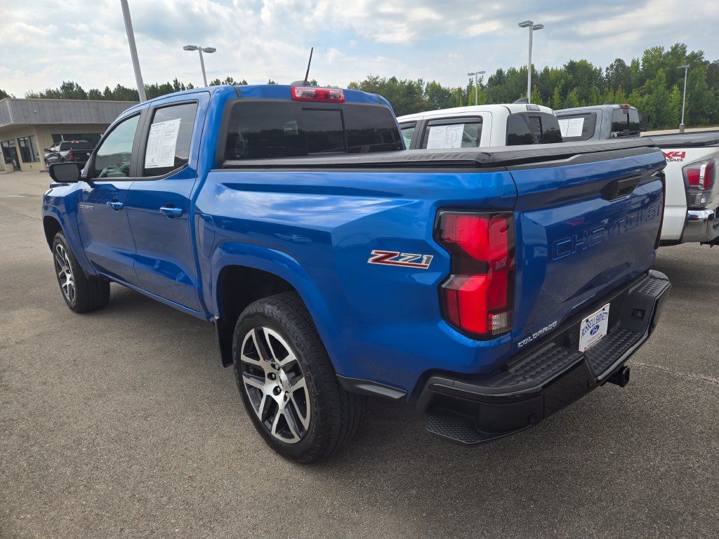 Used 2023 Chevrolet Colorado Z71 w/ Z71 Convenience Package 2 AWD/4WD image 3
