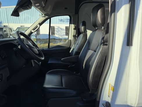 Used 2025 Ford Transit 250 148 Medium Roof image 11