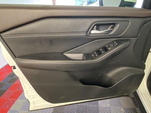 Used 2022 Nissan Rogue SV w/ SV Premium Package AWD/4WD image 19