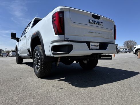 New 2026 GMC Sierra 2500 Denali Ultimate AWD/4WD image 8