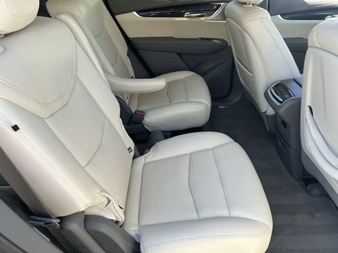 Used 2023 Cadillac XT6 Premium Luxury w/ Technology Package FWD image 15