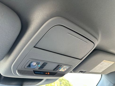 Used 2022 Ford Explorer XLT w/ Equipment Group 202A image 25