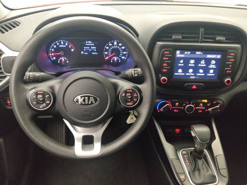 Used 2020 Kia Soul LX FWD image 22